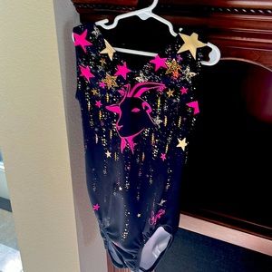 GK Simone Biles “goat” training leo